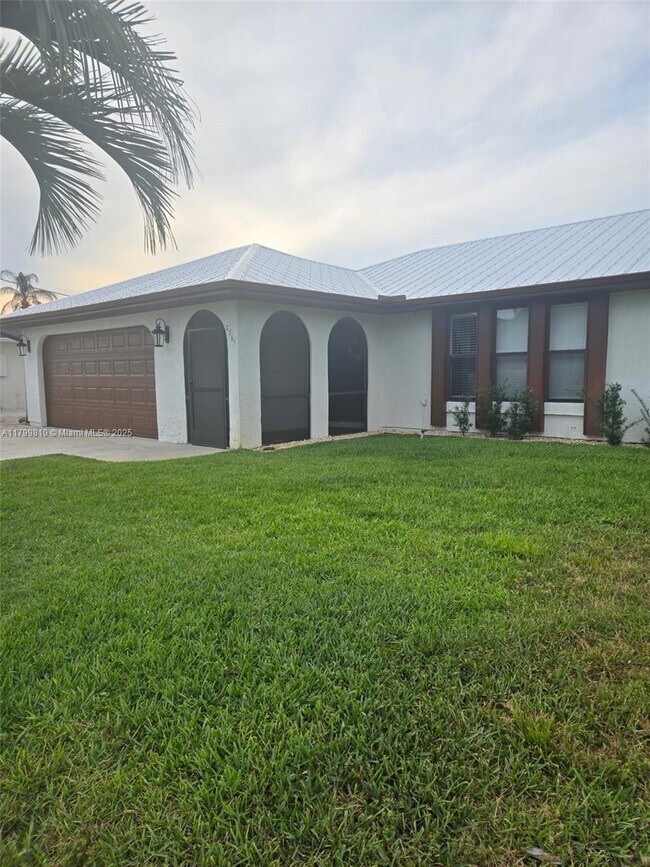 property at 2361 SE Avalon Rd