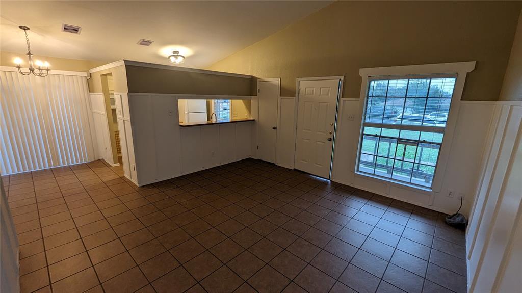 2010 Leeann Dr in Austin, TX - Foto de edificio
