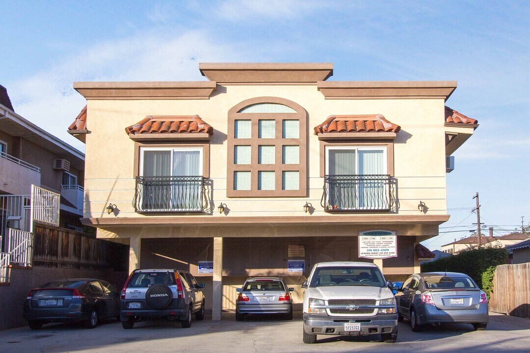 3728 S Bentley Ave, Unit 3 in Los Angeles, CA - Building Photo