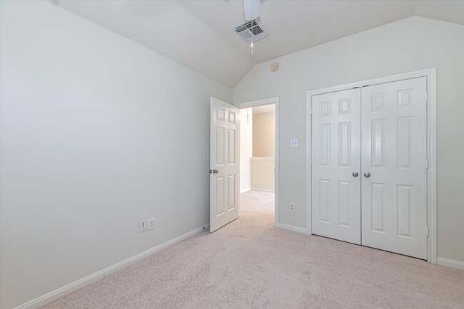 property at 14 Nestlewood Pl