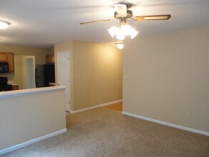 620 Crystal Woods Cir in Indianapolis, IN - Foto de edificio - Building Photo