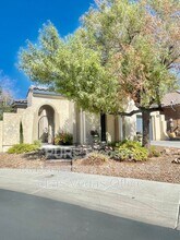 1128 Via Canale Dr in Henderson, NV - Building Photo - Building Photo