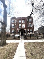 5909 S Calumet Ave in Chicago, IL - Building Photo