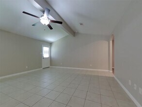 212 Comanche Plains Rd in La Marque, TX - Building Photo - Building Photo