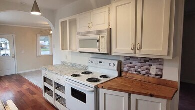 1126 S 4th St in Dayton, WA - Building Photo - Building Photo