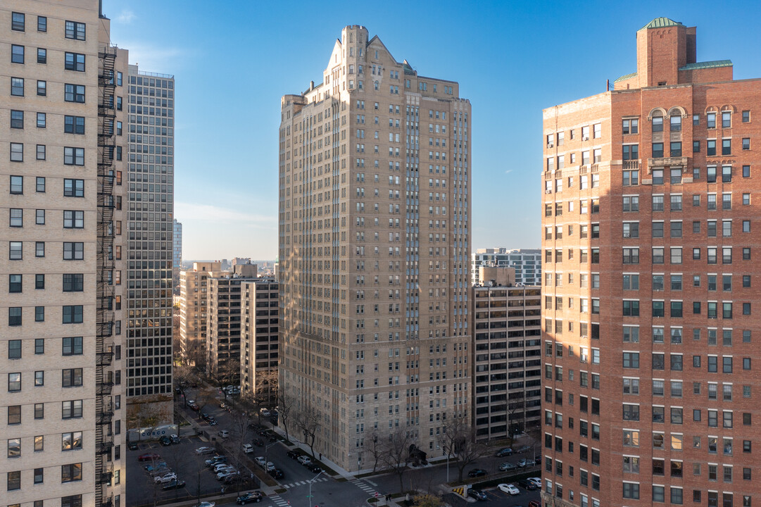 Kenwood Condo in Chicago, IL - Foto de edificio