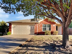 11600 Turkey Creek Dr in Fort Worth, TX - Building Photo