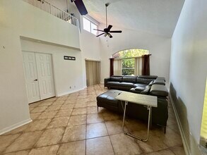 8064 Via Hacienda in Riviera Beach, FL - Building Photo - Building Photo