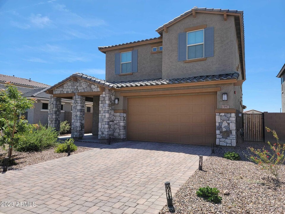 13197 W Brookhart Way in Peoria, AZ - Building Photo