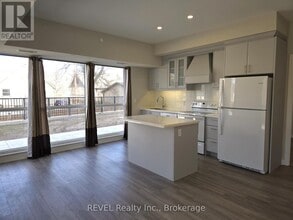 50 Herrick Ave in St Catharines, ON - Building Photo - Building Photo