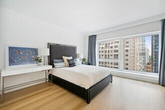 135 W 52nd St in New York, NY - Building Photo - Building Photo