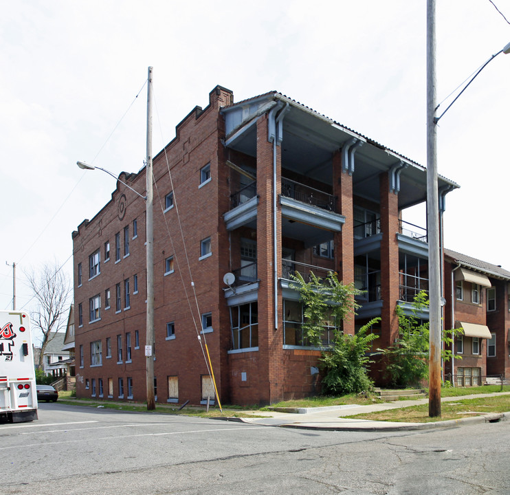 11103 Ashbury Ave in Cleveland, OH - Building Photo