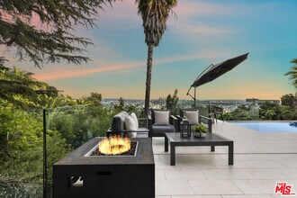 2260 Maravilla Dr in Los Angeles, CA - Building Photo - Building Photo