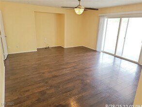 818 Ribbon Grass Ave in Las Vegas, NV - Building Photo - Building Photo