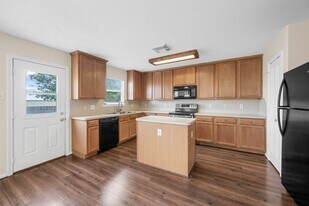 8139 Katie Mill Trail in Spring, TX - Building Photo