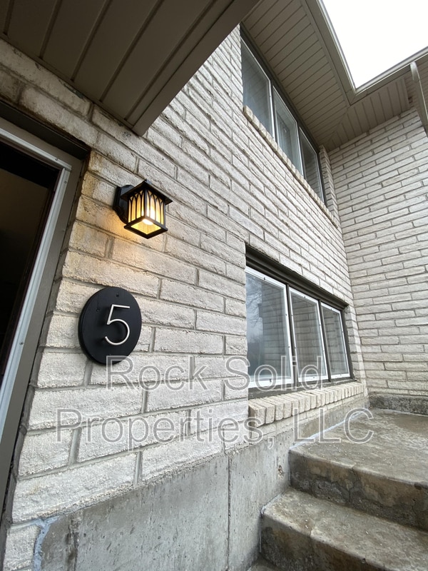 property at 3061 Reed Ave