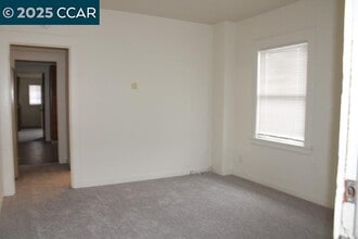 5918 Alameda Ave in Richmond, CA - Building Photo - Building Photo