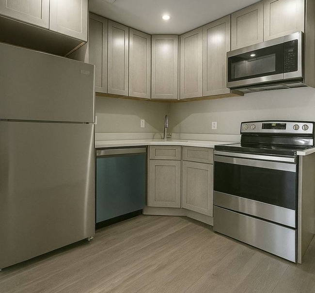 870 Prospect Pl, Unit 2