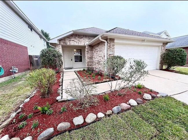 4722 Cypress Dawn Ln