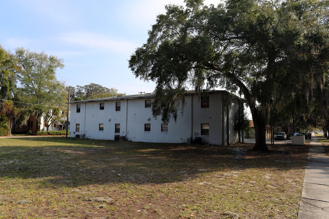655 Avenue B SW in Winter Haven, FL - Foto de edificio - Building Photo