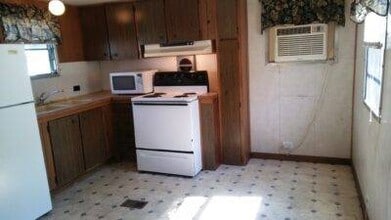 3003 Dennis Ct NE in Canton, OH - Building Photo - Building Photo