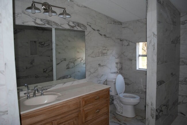 4415 Lost Pine Dr in Tallahassee, FL - Building Photo - Building Photo