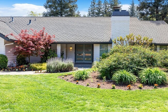 3231 W Chennault Ave in Fresno, CA - Building Photo - Building Photo