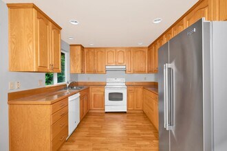 12931 NE 133rd Pl in Kirkland, WA - Building Photo - Building Photo