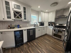 220 Boundary Ave in Massapequa, NY - Building Photo - Building Photo