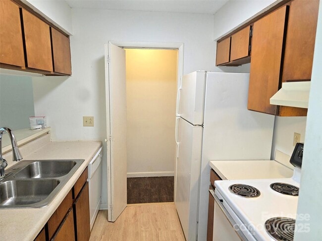4524 Sharon Chase Dr in Charlotte, NC - Building Photo - Building Photo