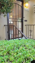 2226 S Carmelina Ave in Los Angeles, CA - Building Photo - Building Photo
