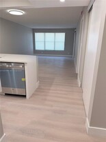 2324 S Cypress Bend Dr in Pompano Beach, FL - Building Photo