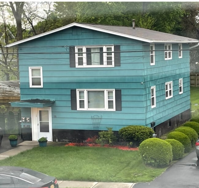 311 Warner Ave, Unit 311 Warner Ave in Syracuse, NY - Foto de edificio - Building Photo