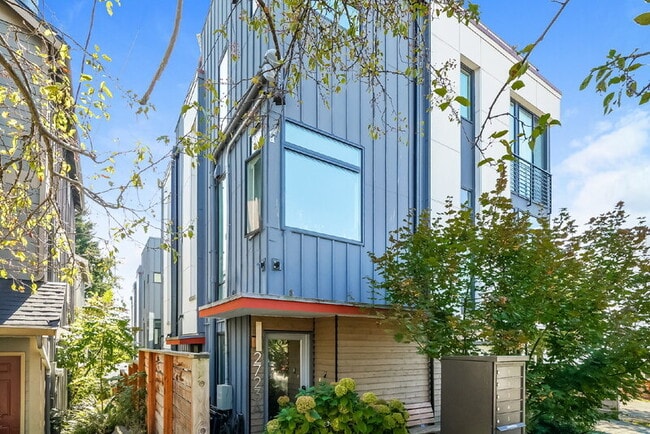 2725 S Norman St in Seattle, WA - Building Photo - Building Photo