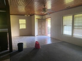 4643 GA-37 in Adel, GA - Building Photo