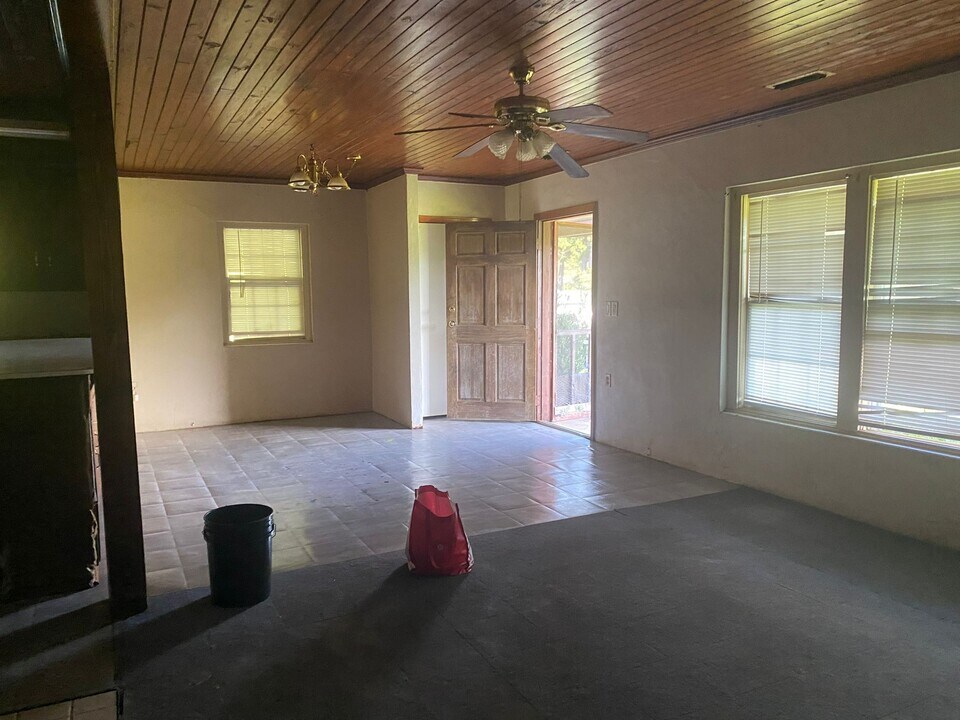 4643 GA-37 in Adel, GA - Building Photo