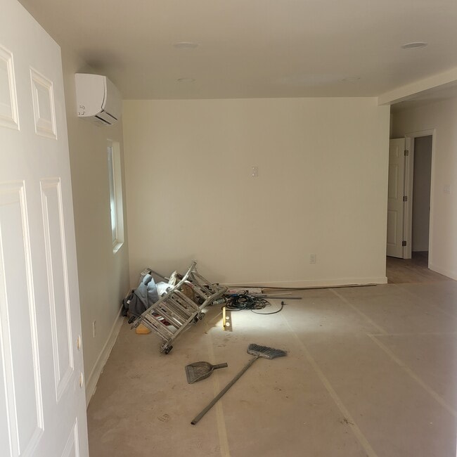 729 E Providencia Ave, Unit #B in Burbank, CA - Building Photo - Building Photo