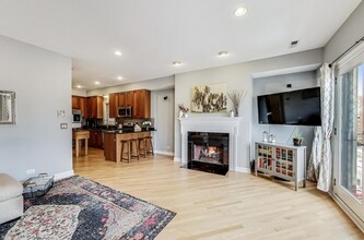 2627 W Belmont Ave, Unit Unit 3 in Chicago, IL - Building Photo - Building Photo