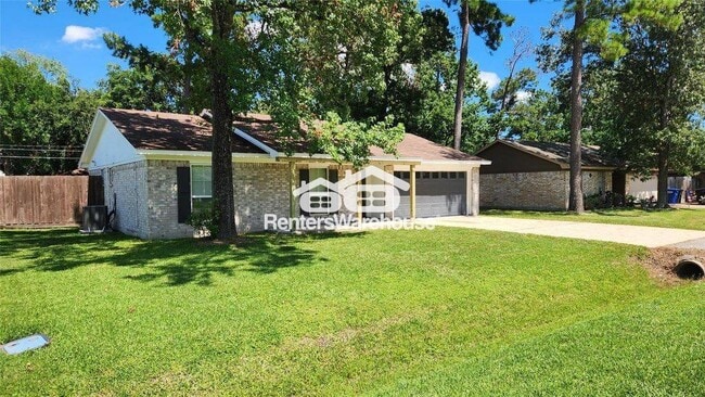 223 Sycamore Dr in Highlands, TX - Building Photo - Building Photo