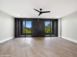 Clark Apartments in Chicago, IL - Building Photo - Building Photo