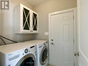 16 Shelson Pl in Georgina, ON - Building Photo - Building Photo