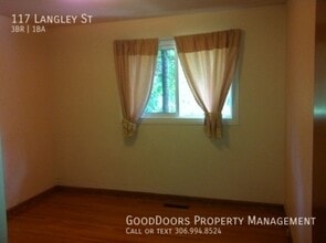 117 Langley St in Regina, SK - Building Photo - Building Photo