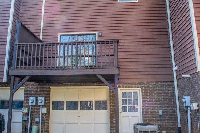 property at 516 Rock Cliff Ct