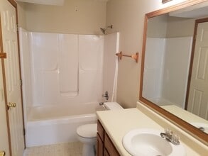 8292 Traphagen St NW in Massillon, OH - Building Photo - Building Photo