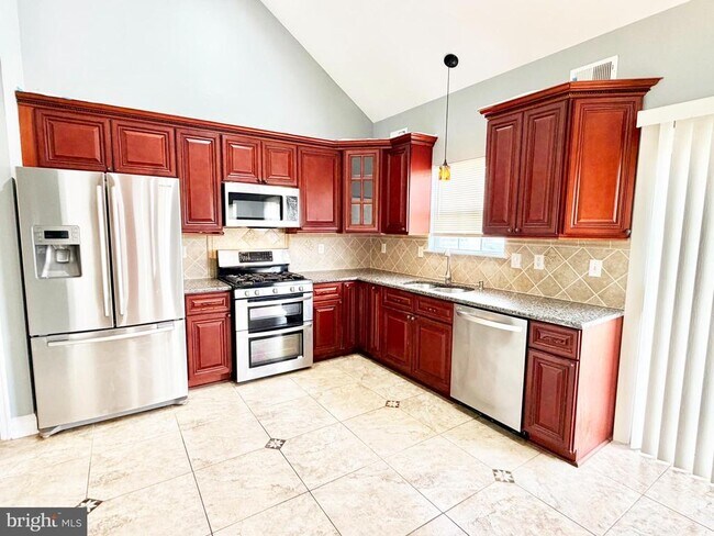 37 Richards Rd in Lawrence Township, NJ - Building Photo - Building Photo