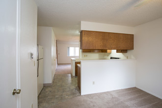 Yuma Court Townhomes in Colorado Springs, CO - Building Photo - Interior Photo