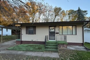 40 Lynnwood Dr in Council Bluffs, IA - Building Photo