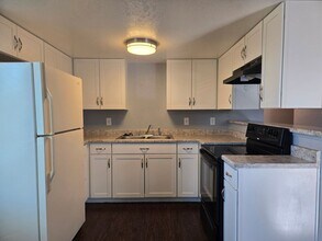 4766 Convaire Ave in Las Vegas, NV - Building Photo - Building Photo