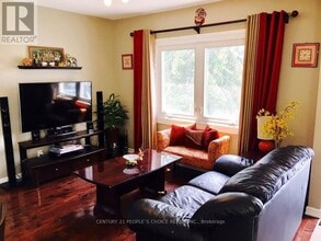 579 Northcliffe Blvd in Toronto, ON - Building Photo - Building Photo