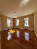 80 5th Ave, Unit 2 in Haverhill, MA - Building Photo